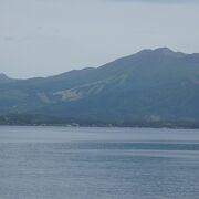 田沢湖の東側に聳える秋田一の標高の山