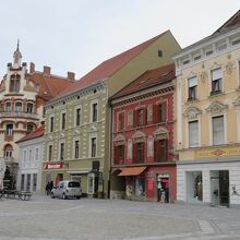 ...周辺の町並みや…、