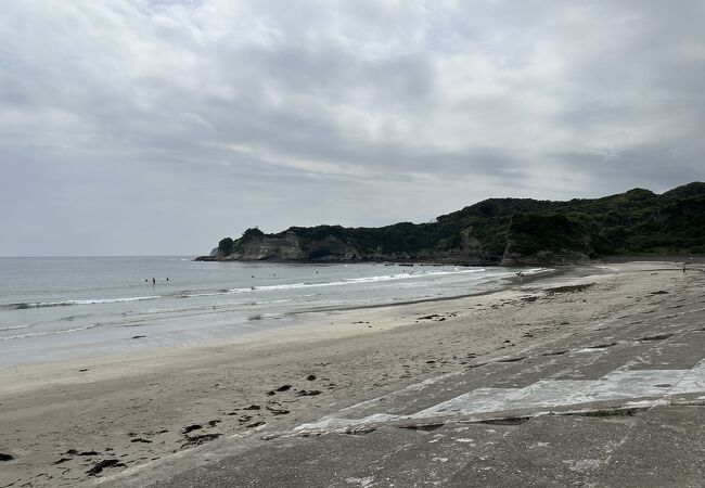 ５００ｍの広々とした砂浜の海岸