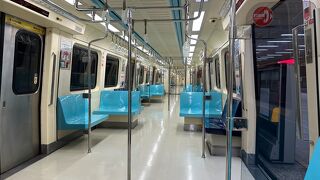 始発なので必ず座れる