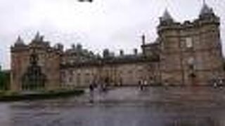 エリザベス女王が夏滞在された宮殿