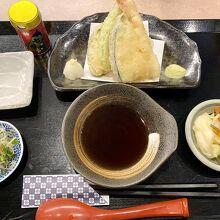 天ぷら盛りすだち蕎麦セットの天ぷら