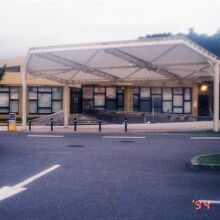 道の駅おおぎみやんばるの森ビジターセンター、外観。