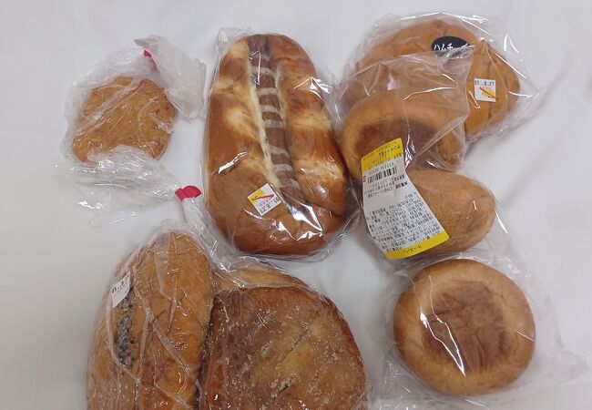 リーズナブルにパンを購入できます。