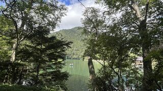 湯の湖 兎島