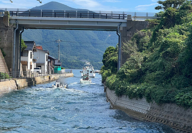 島を支える重要な運河だと思いました。