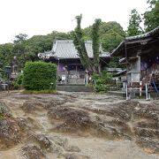 流水岩のお寺