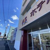 ホテル目の前にバス停