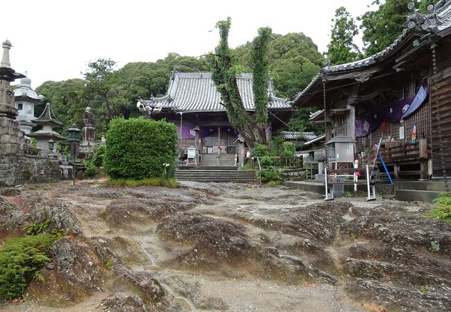 流水岩のお寺