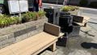 松本城のそばにあります