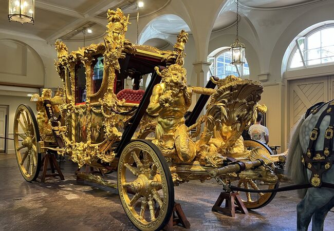 チャールズ国王の戴冠式の馬車も展示されていました