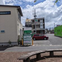 安城駅北口から見えます。