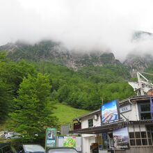 フォーゲル・スキーセンターへのロープウェイ乗り場。