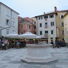 ...時間帯によっては賑わいます。