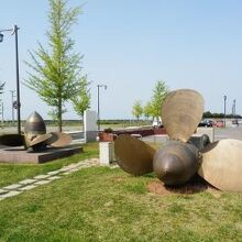 八甲田丸前広場