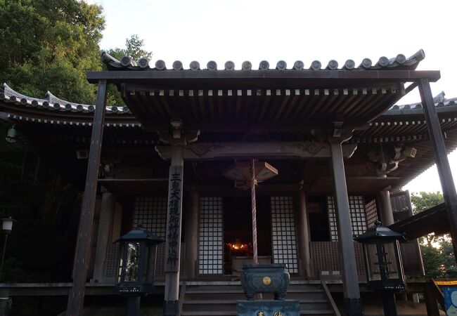 弥山の守護神を祀るお堂