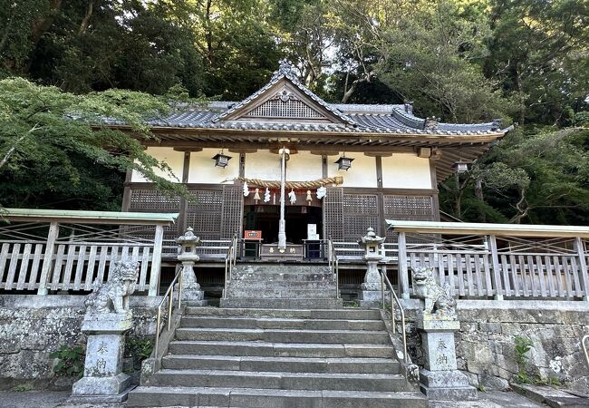 境内に斉明天皇行幸の史跡がある