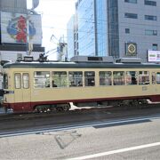 この停留所が東西南北の路面電車の要になっています。