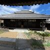 寄棟造りの本堂が見ごたえがあります