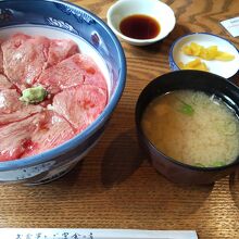 和牛ローストビーフ丼