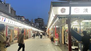 ほとんど閉まっていた、、