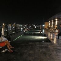 屋上のインフィニティプール。有料です。