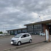 屋内も素敵な駅