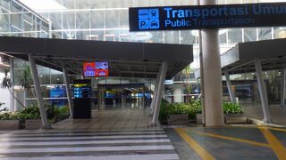 クアラ ナム国際空港 (KNO)