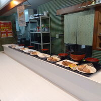 2階にある食堂です。好きな物を選べます