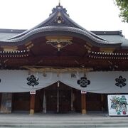 岸和田城の近くに鎮座する神社