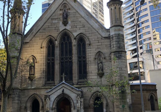 二本の尖塔がシンボル