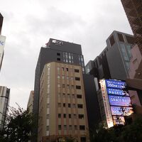 銀座駅から東銀座方面にあるいてすぐです。