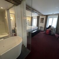 パリ市内にしては広くて清潔でとても快適なお部屋です