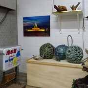 流氷館の入場が無料でできるお土産物屋さんです。