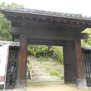 戦国時代末～江戸時代初期に建てられた可能性のある門