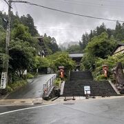 小雨の中お参り