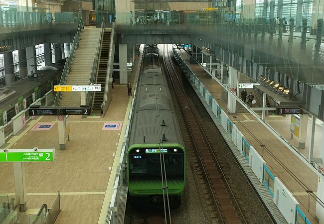 JR山手線&京浜東北線 高輪ゲートウェイ駅は2020年に開業した新しい駅です