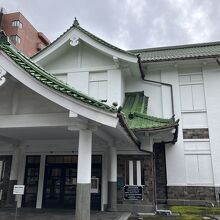 諏訪市美術館