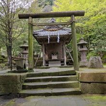 御庭神社