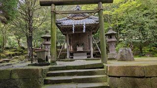 御庭神社