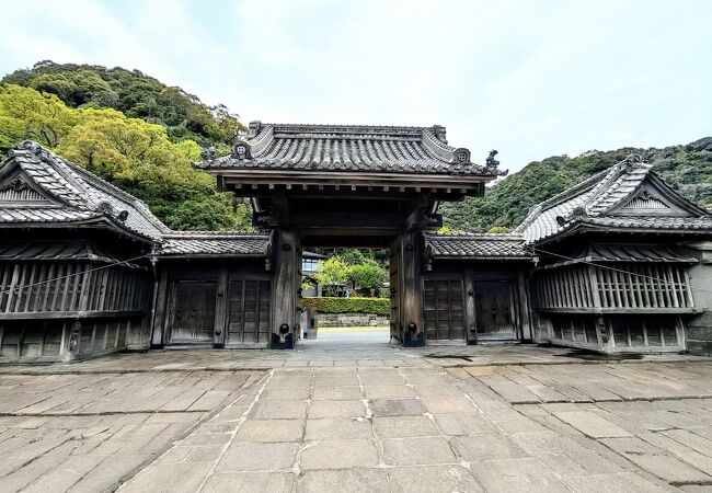 【磯庭園】陣笠 鹿児島 薩摩藩 島津氏 十字紋 プラスチック製 観光記念 仙巌園(磯庭園) 正門 クチコミ・アクセス・営業時間｜鹿児島市【フォー