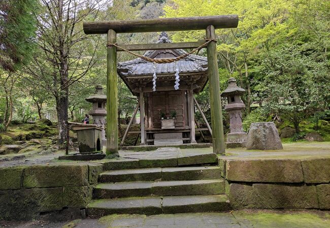 諸神社が合祀された神社だそうです