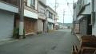 ひもの横丁は閑散