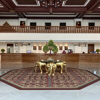 広々としたロビー、ここで欧米人観光ツアー客を多く目にしました