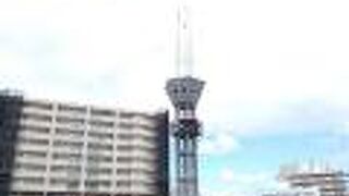 信号が６つもある日本的なロータリー