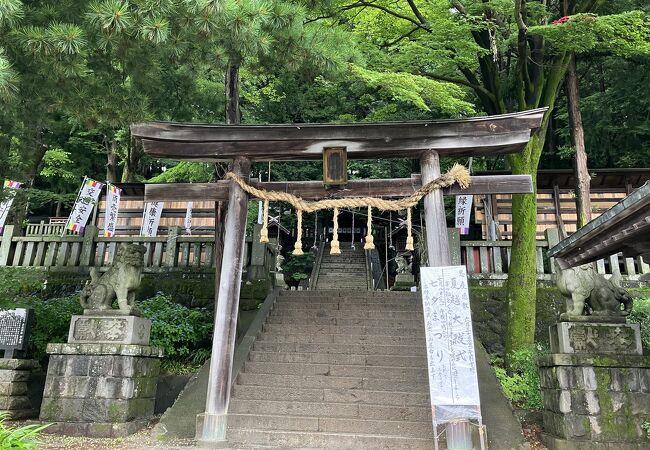 上諏訪の高台にある神社