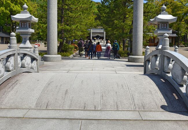 格式高い神社です