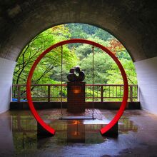 「恋人の聖地」モニュメント