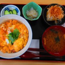 奥久慈しゃも親子丼　￥1,600