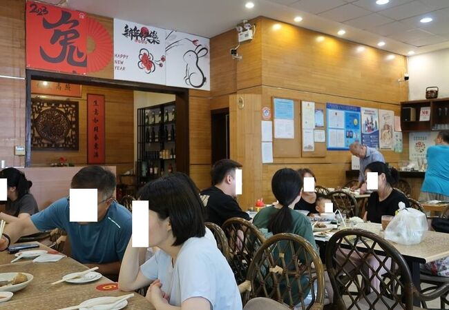 上海虹橋花卉市場近くにある人気のシンガポール料理店